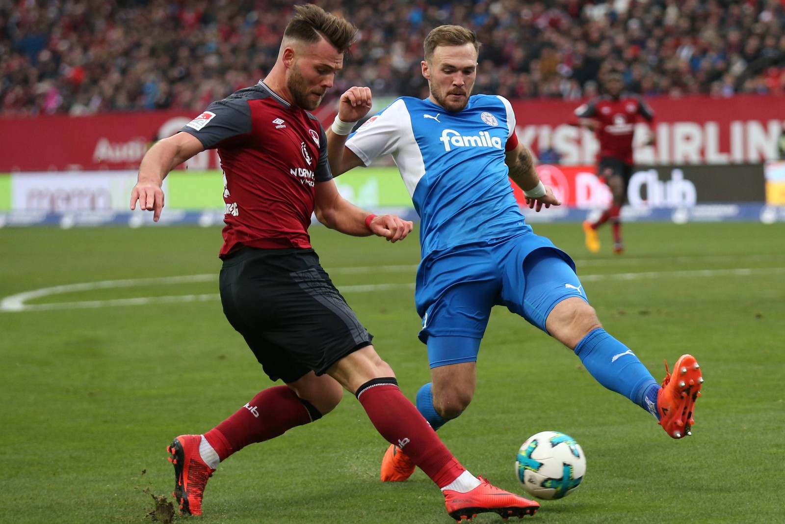 Eduard LÃ¶wen vom 1. FC NÃ¼rnberg gegen Rafael Czichos von Holstein Kiel